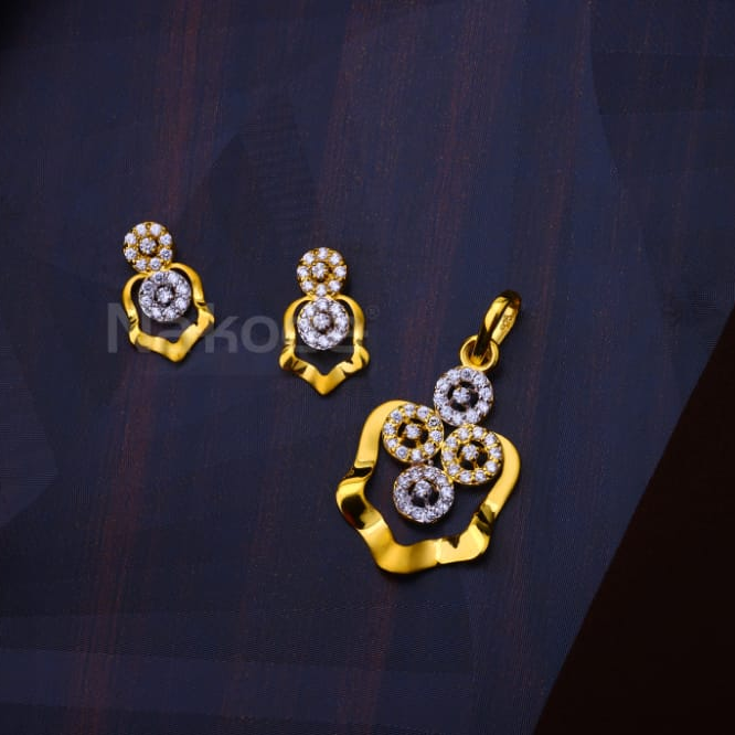 916 Gold Hallmark Ladies Fancy Pendant Set FPS502