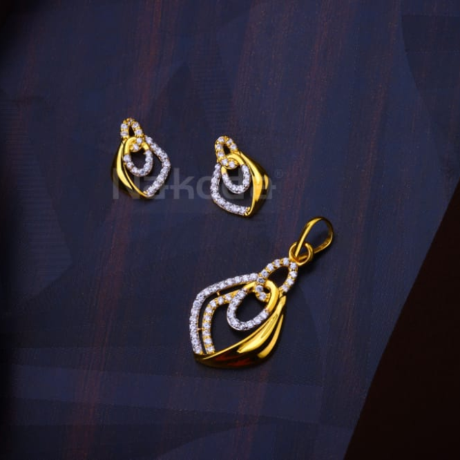 916 Gold Ladies Exclusive Fancy Pendant Set FPS497