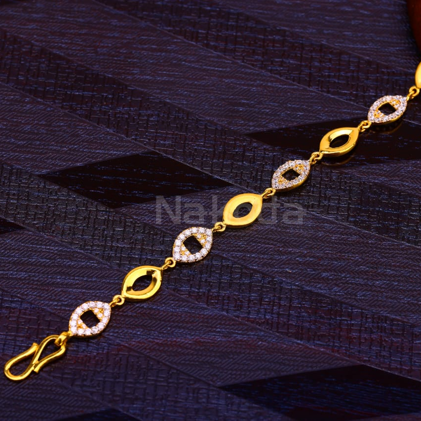 916 Gold Hallmark Ladies Delicate Bracelet LB492