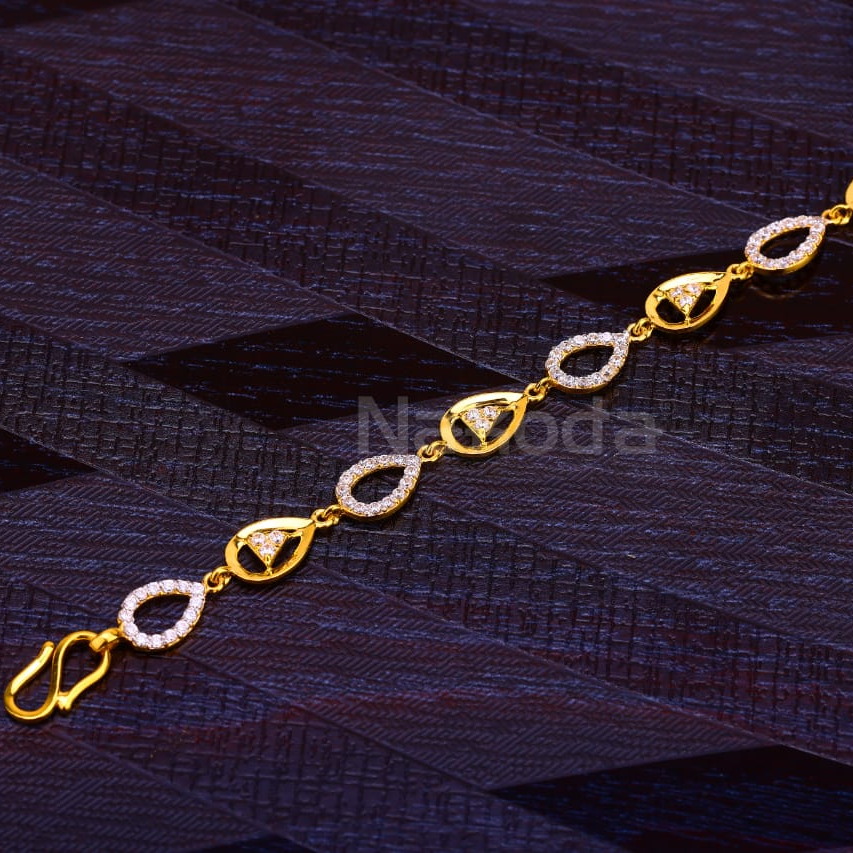916 Gold Hallmark Ladies Designer Bracelet LB493
