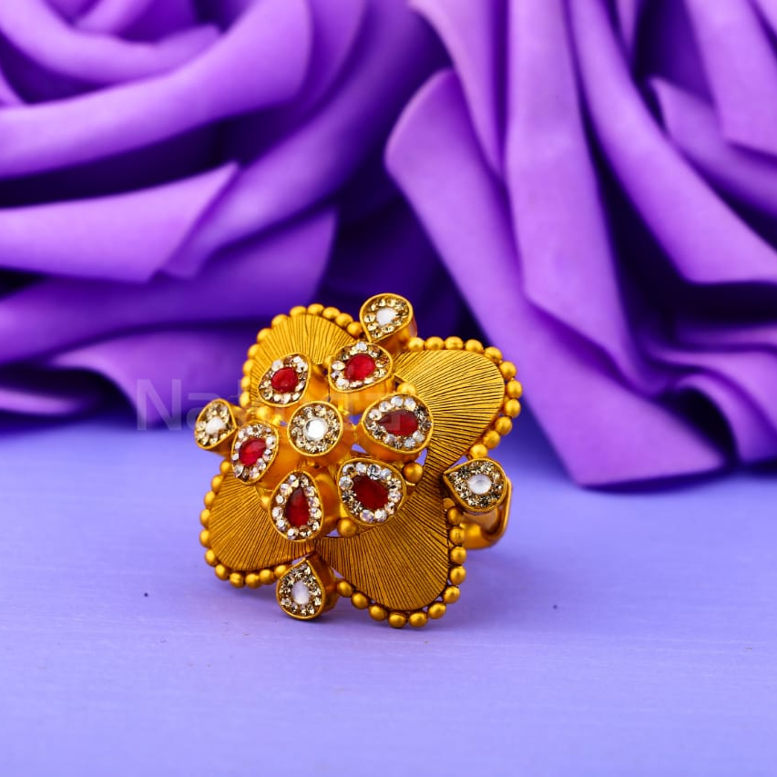22KT Gold CZ Delicate Ladies Antique Ring LAR317