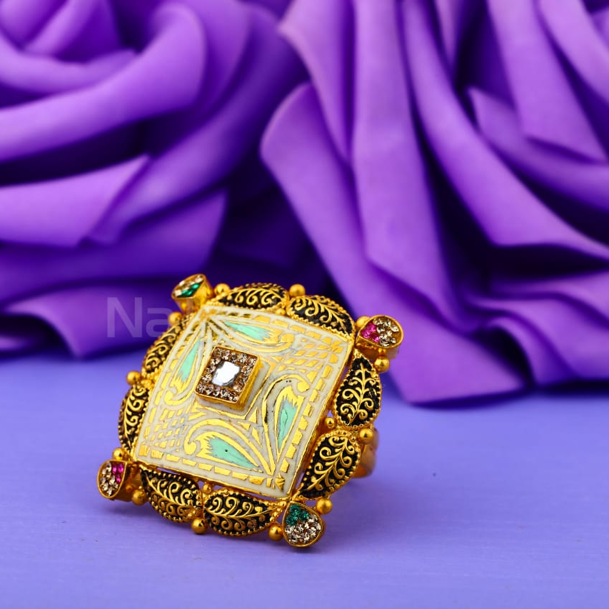 22KT Gold Hallmark Delicate Ladies Antique Ring LAR325