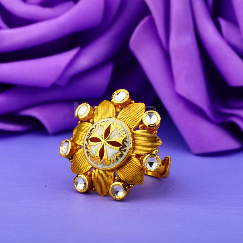 22KT Gold Antique Ladies Ring LAR302
