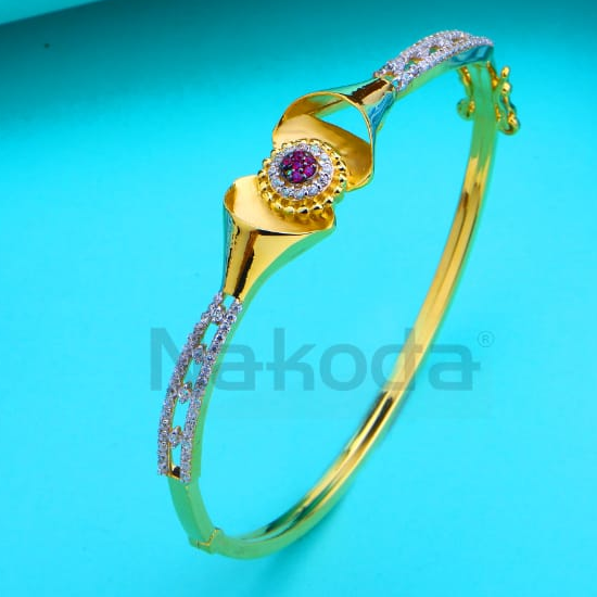 750 Gold CZ Ladies Stylish Kada Bracelet LKB224