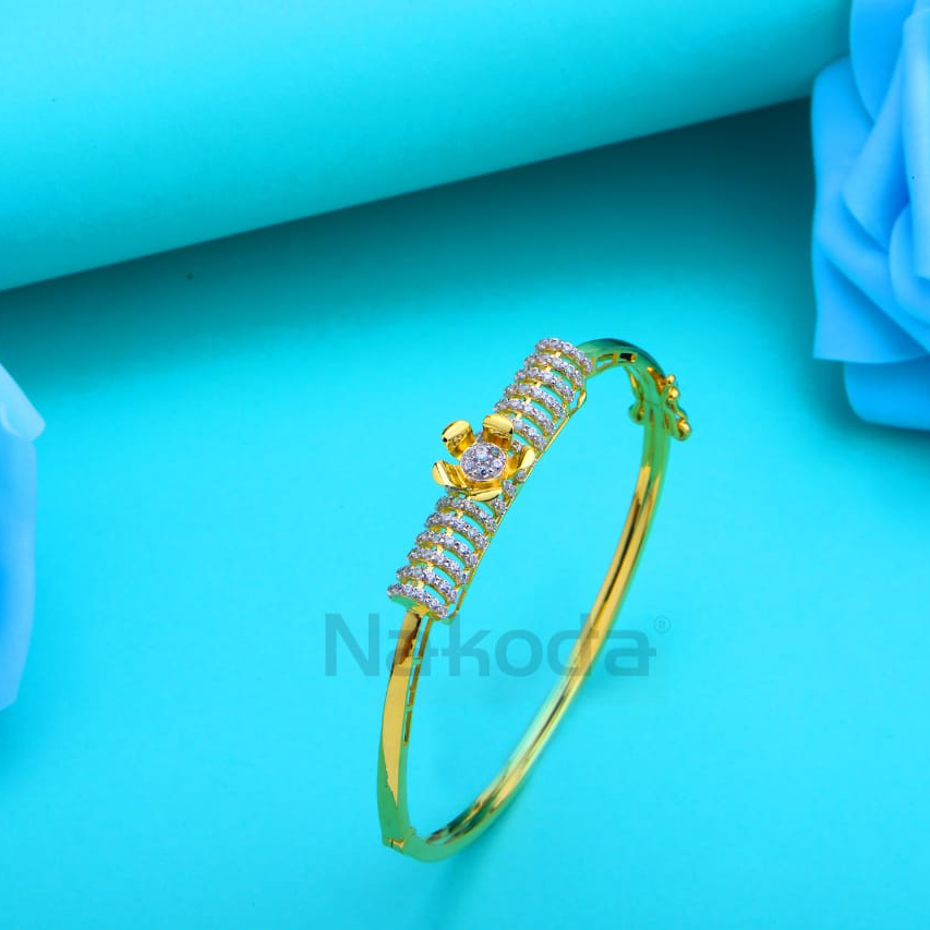 750 Gold Hallmark Ladies Gorgeous Kada Bracelet LKB243