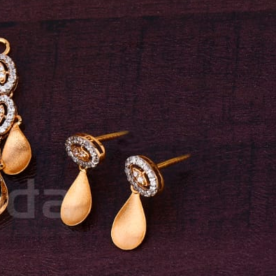 750 Rose Gold Ladies Stylish Necklace set RN386 - Image 2