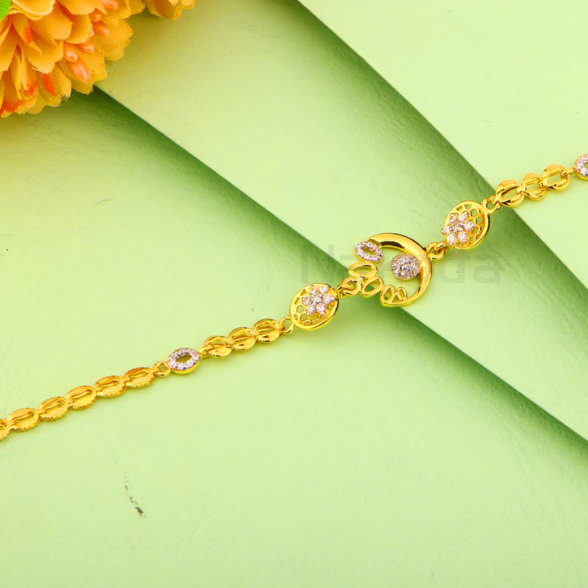 916 Gold Hallmark Ladies Delicate Bracelet LB579