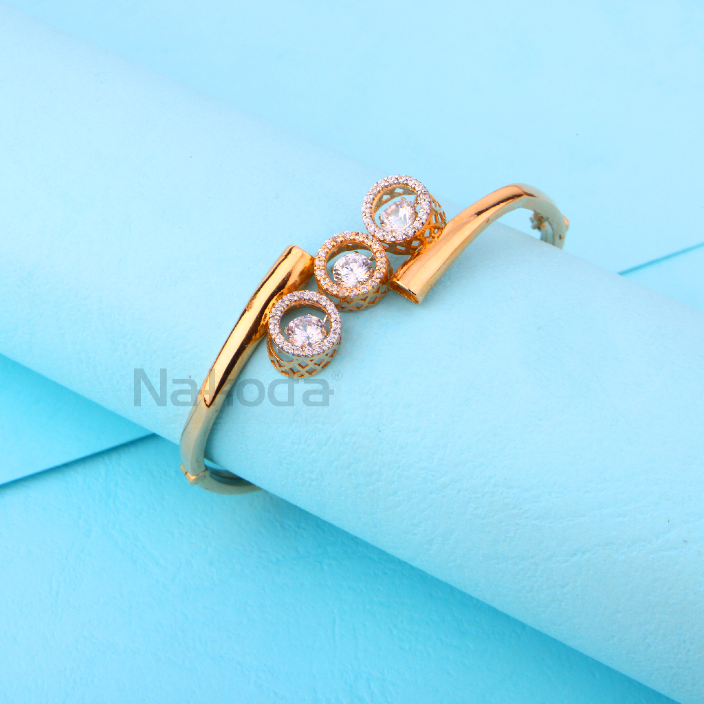 18KT Rose Gold Stylish Ladies Kada RLKB408