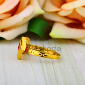 916 Gold Hallmark Ladies Ring LLR399