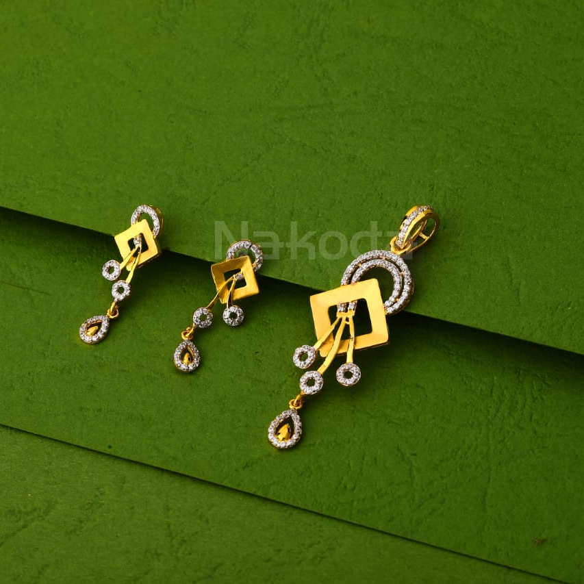 916 Gold CZ Hallmark Designer Ladies Pendant Set FPS464