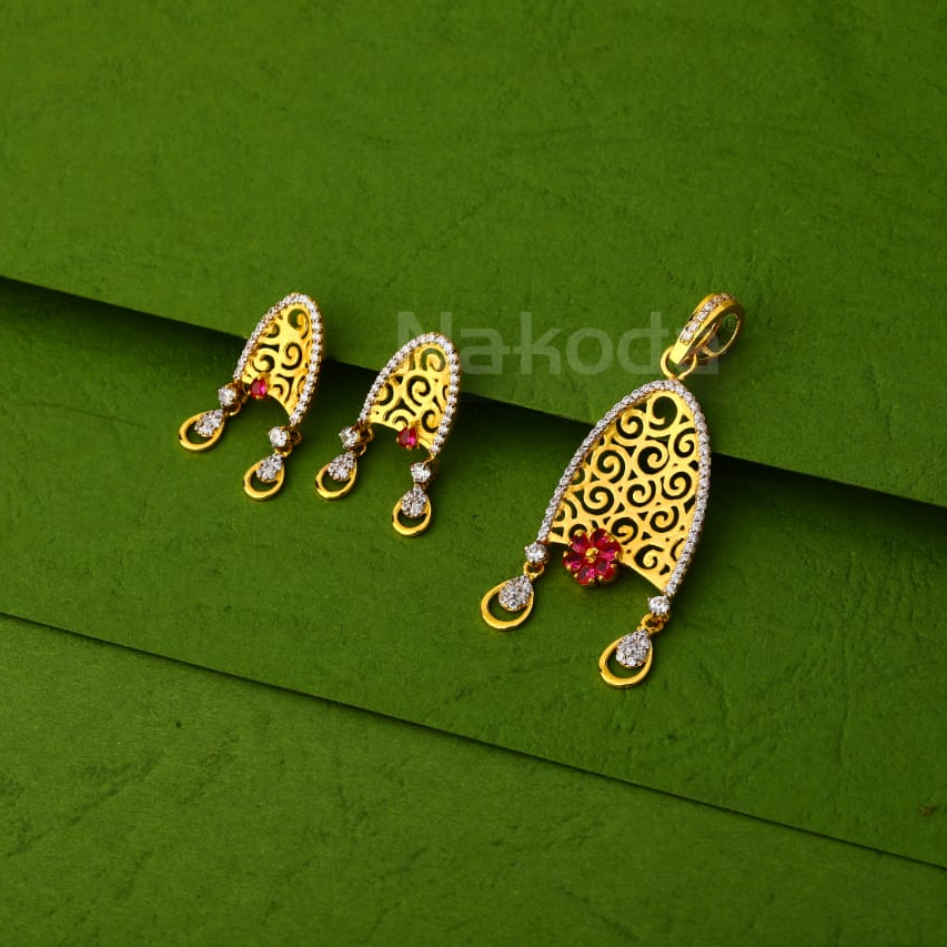 916 Gold CZ Hallmark Delicate Ladies Pendant Set FPS463