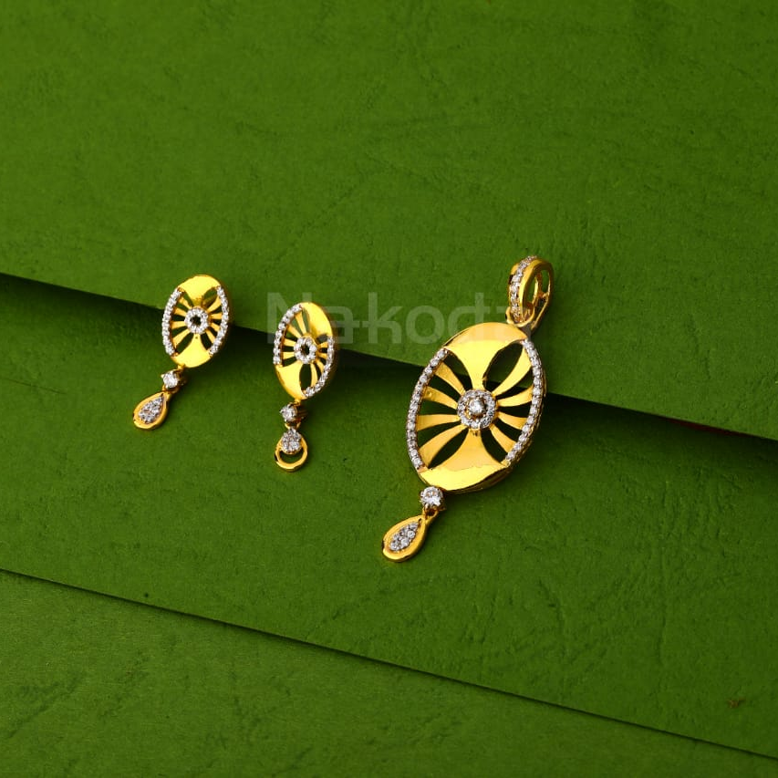 916 Gold Ladies Stylish Pendant Set FPS472