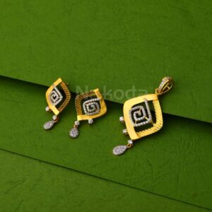 22KT Gold CZ Hallmark Fancy Ladies Pendant Set FPS441