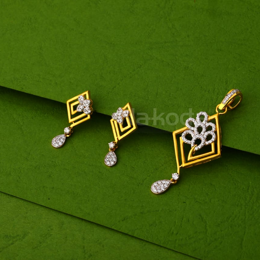 22KT Gold Ladies Fancy Pendant Set FPS389