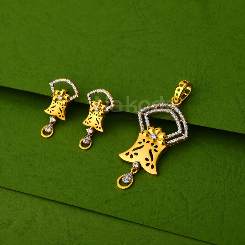 22KT Gold Ladies Exclusive Pendant Set FPS388
