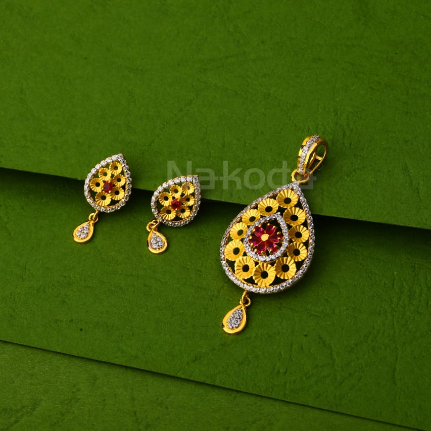 22KT Gold Ladies Designer Pendant Set FPS387
