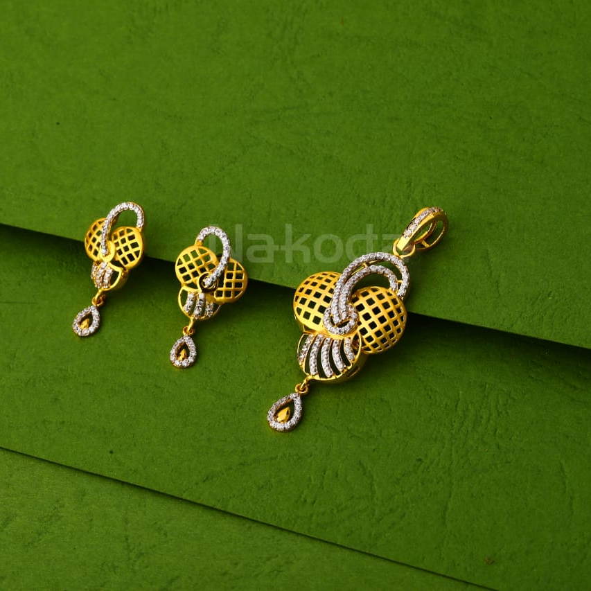 916 Gold Hallmark Delicate Ladies Pendant Set FPS400
