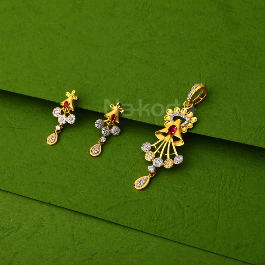 916 Gold Hallmark Classic Ladies Pendant Set FPS399
