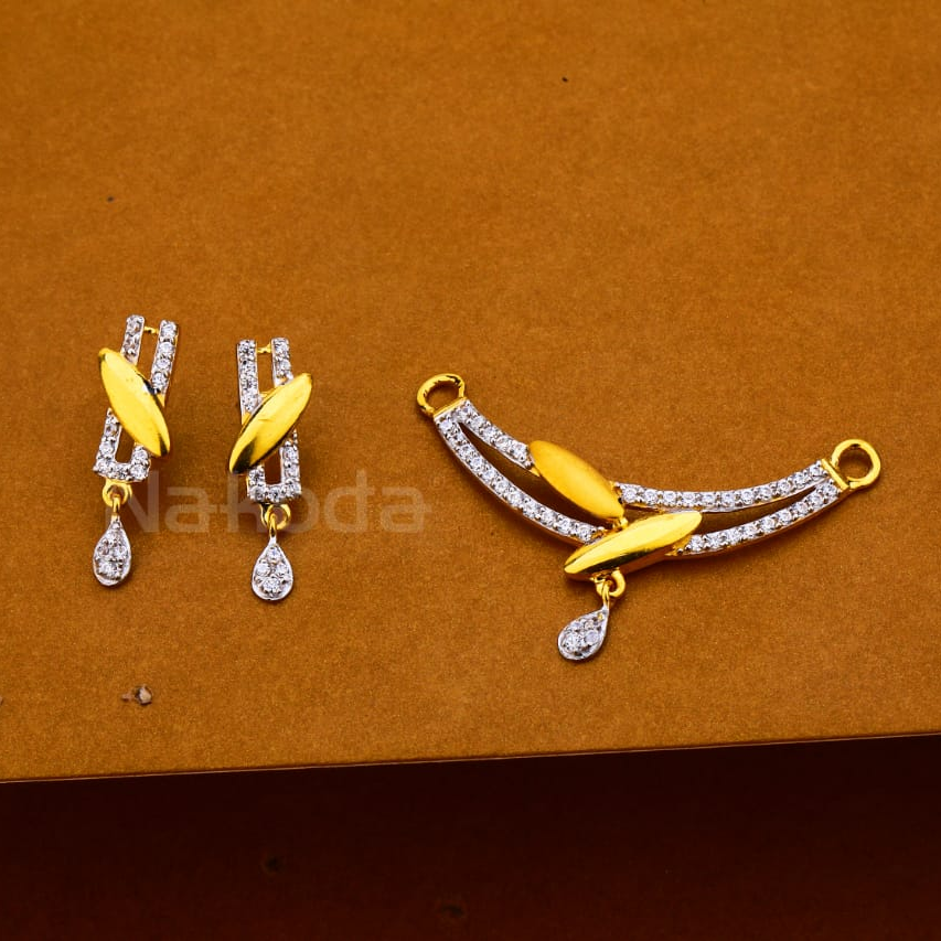 916 Hallmark Ladies Delicate Mangalsutra Pendant Set MP457