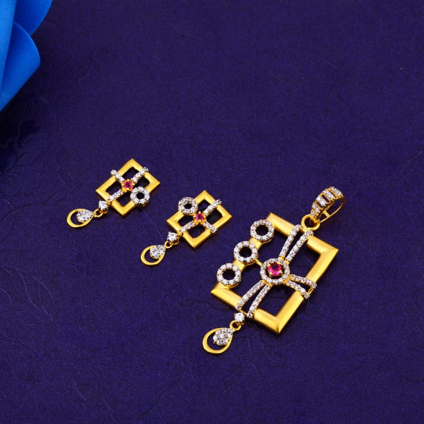 18KT Gold Hallmark Designer Ladies Fancy Pendant Set FPS345