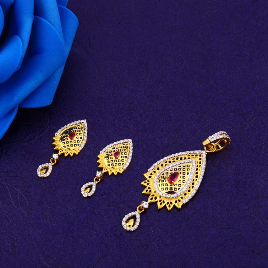 18KT Gold Exclusive Ladies Fancy Pendant Set FPS340