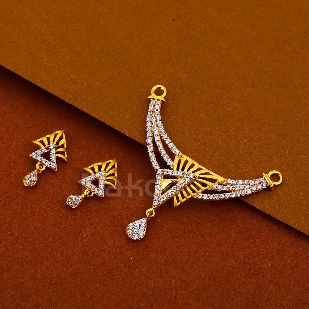 22KT Gold Women's Gorgeous Hallmark Mangalsutra Pendant Set MP421