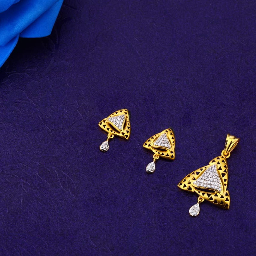 916 Gold Hallmark Stylish Ladies Fancy Pendant Set FPS359
