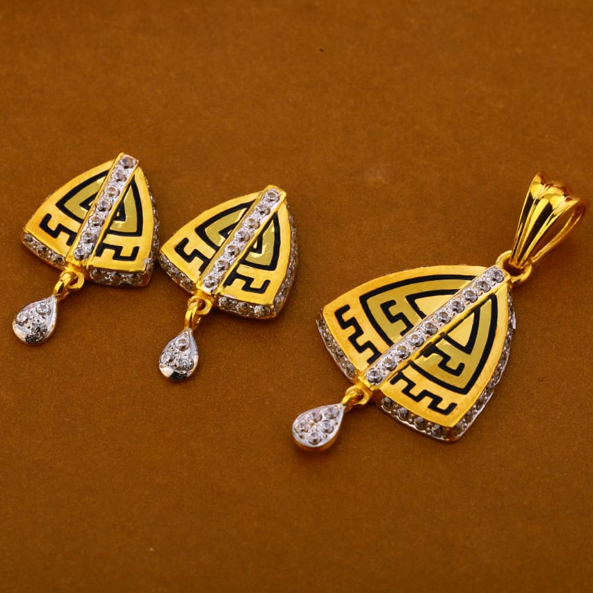 916 Gold CZ Hallmark Gorgeous Ladies Pendant Set FPS310