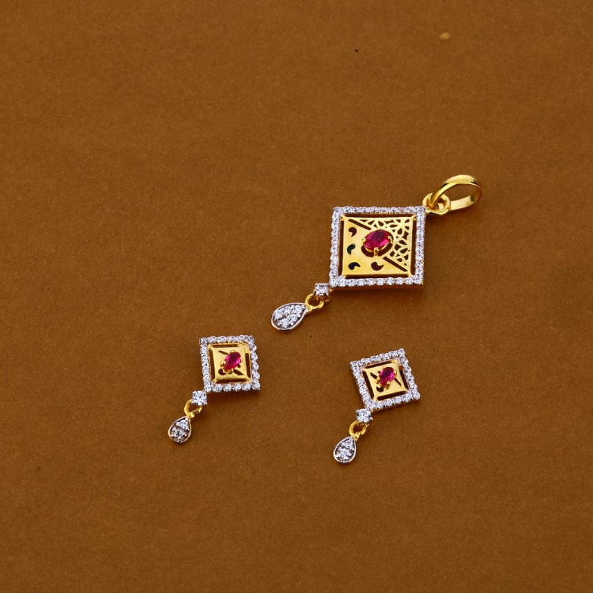 916 Gold Hallmark Gorgeous Ladies Pendant Set FPS224