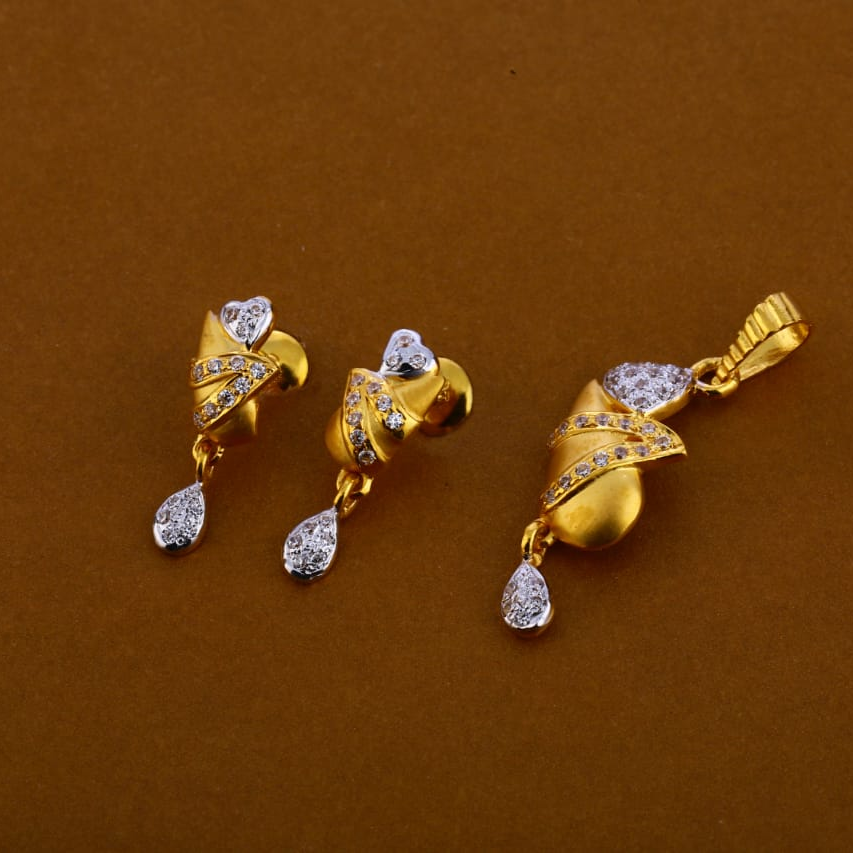 22KT Gold Delicate Ladies Pendant Set FPS244