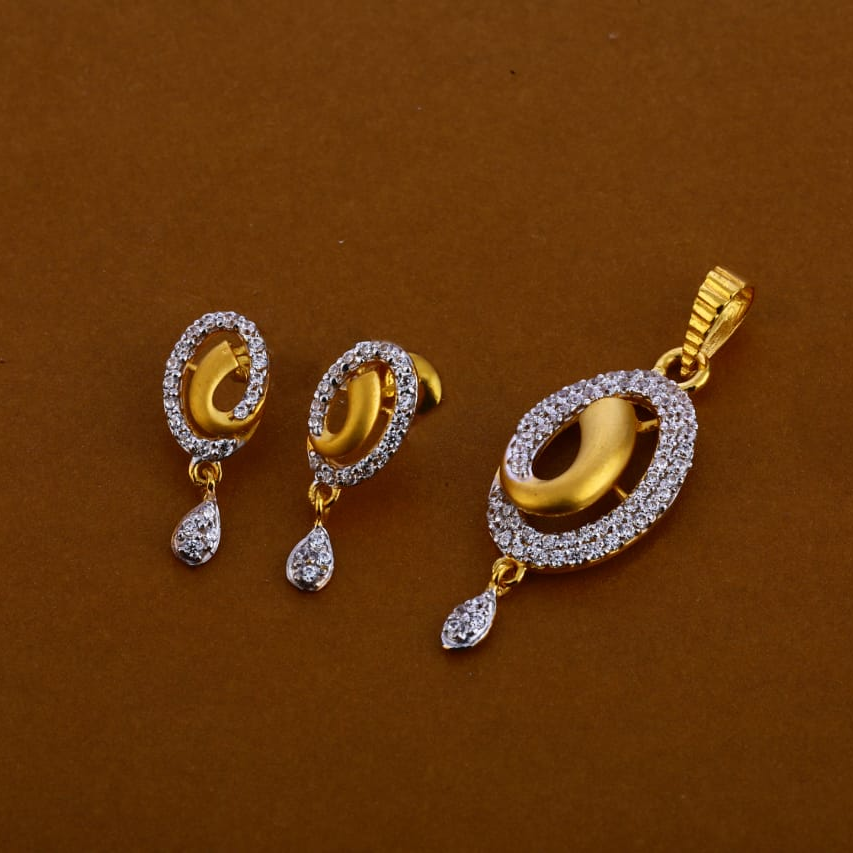 916 Gold CZ Hallmark Designer Ladies Pendant Set FPS261