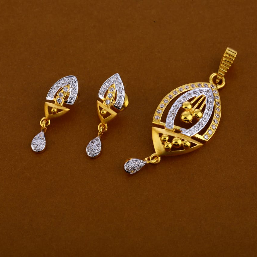 916 Gold Hallmark Stylish Ladies Pendant Set FPS258