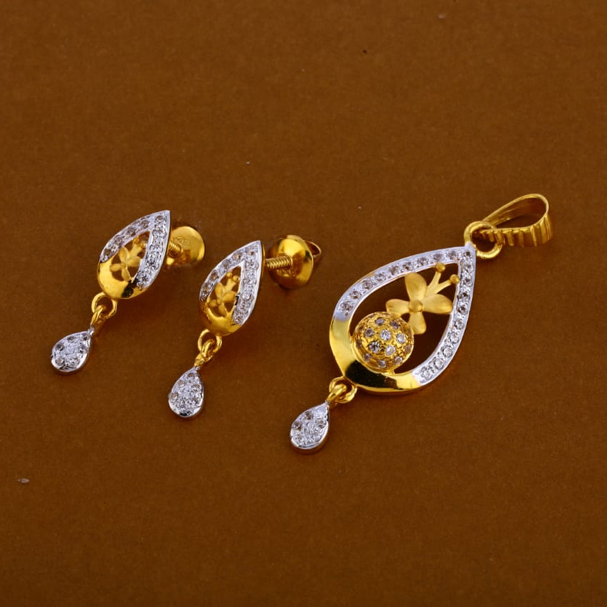 916 Gold Hallmark Fancy Ladies Pendant Set FPS260