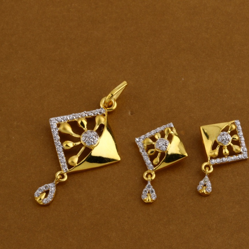 916 Gold Hallmark Ladies Pendant Set FPS330