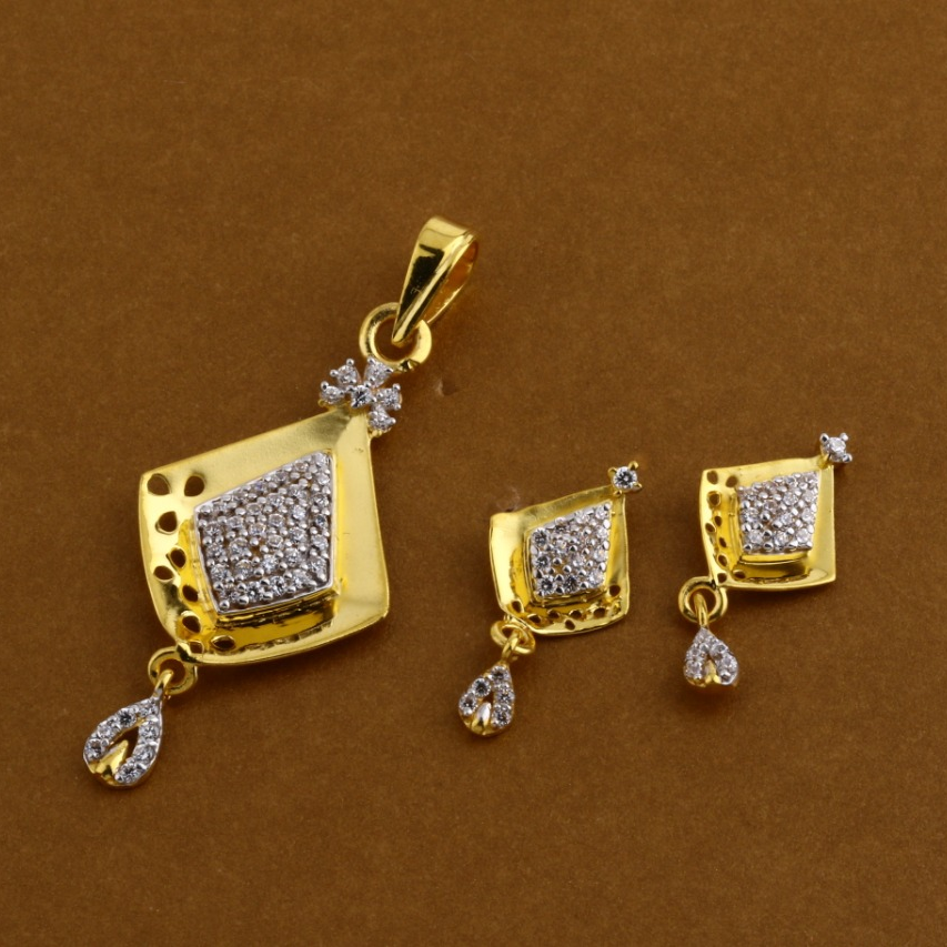 916 Gold Stylish Ladies Pendant Set FPS329