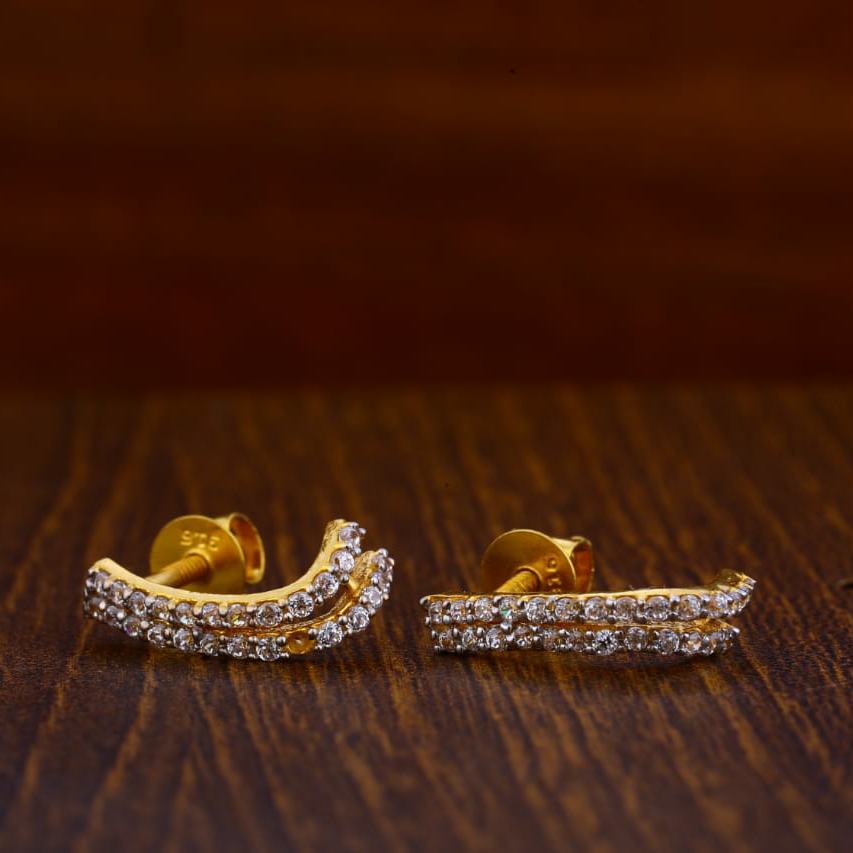 916 Gold CZ Hallmark Gorgeous Ladies Tops Earrings LTE24