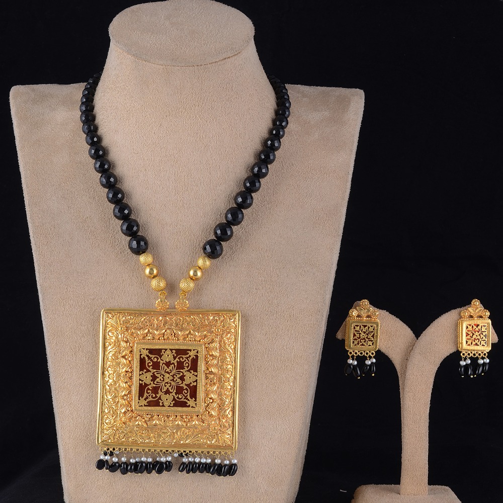Nakshi Fusion Attractive Black Moti Necklace Set