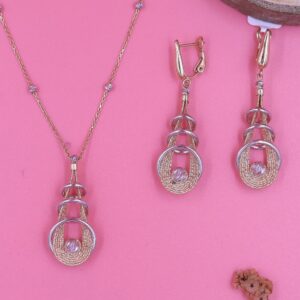 exquisite Rose Gold Dokia-Set.
