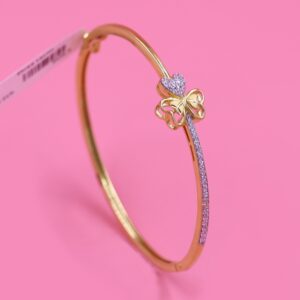 Flower-style 22kt gold bracelet