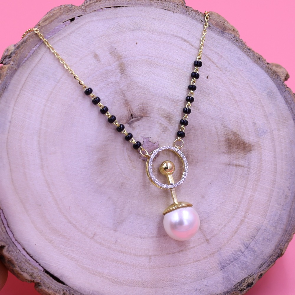 Glamorous Diamond Mangalsutra with pearl