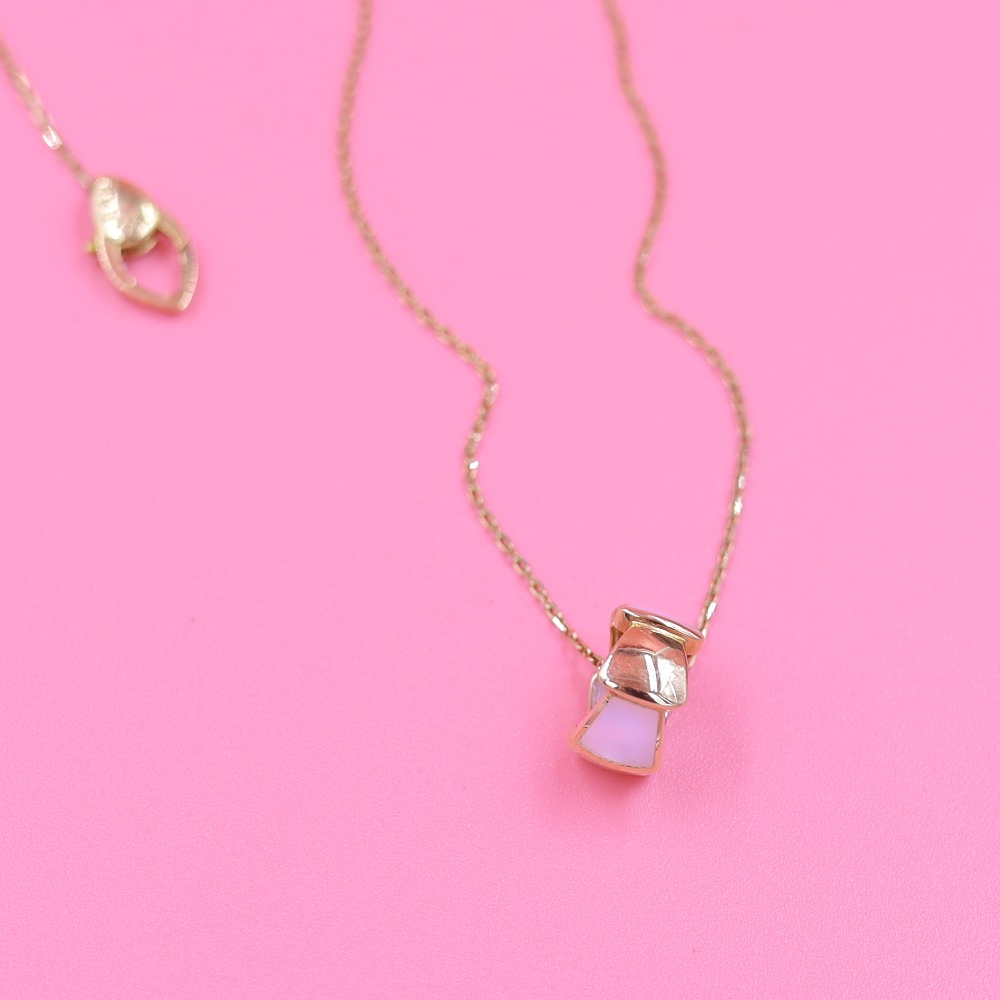 Delicate fancy chain