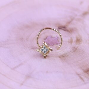 Square shape diamond nosepin