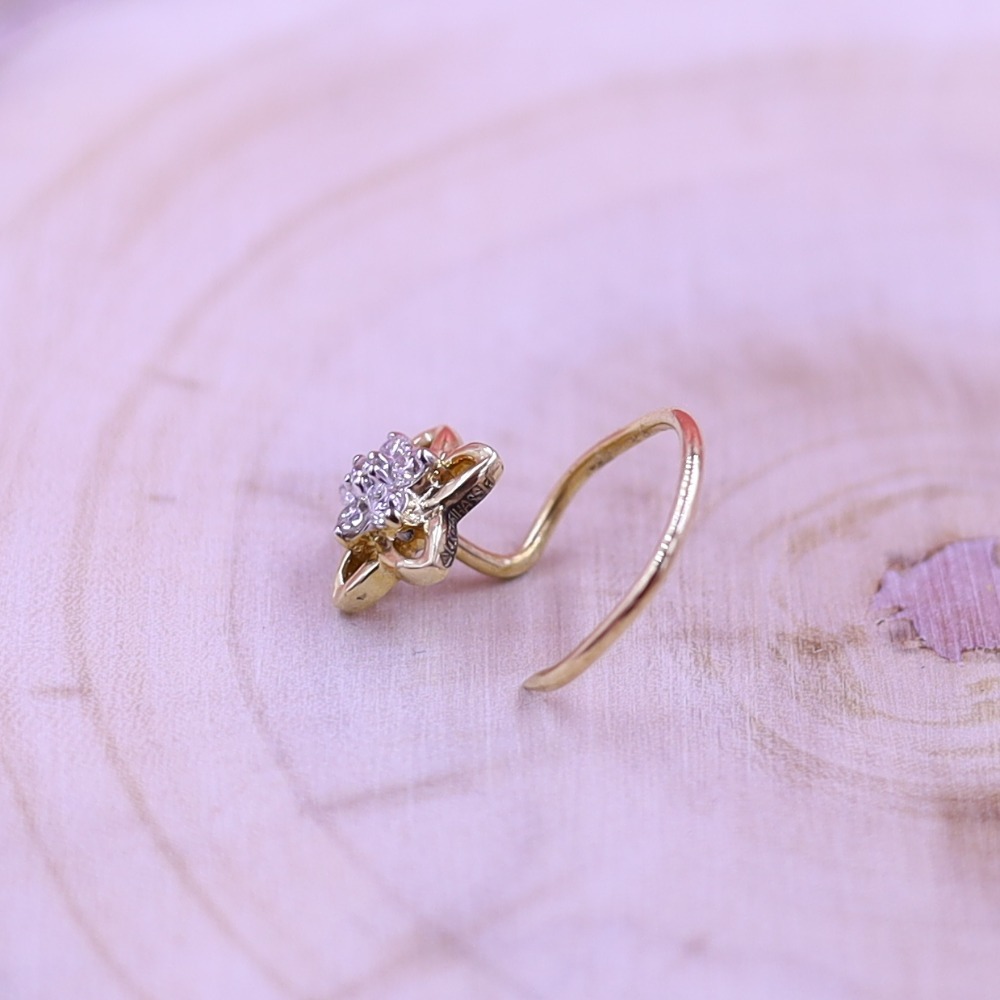 Star shape diamond nosepin