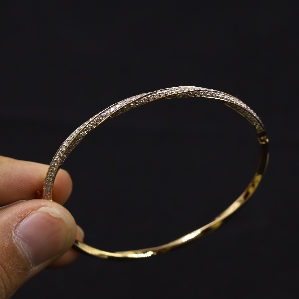 Elegant twist diamond bracelet