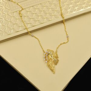Sophisticated lariat pendant with chain
