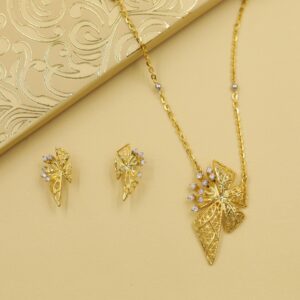 Sophisticated lariat pendant with chain