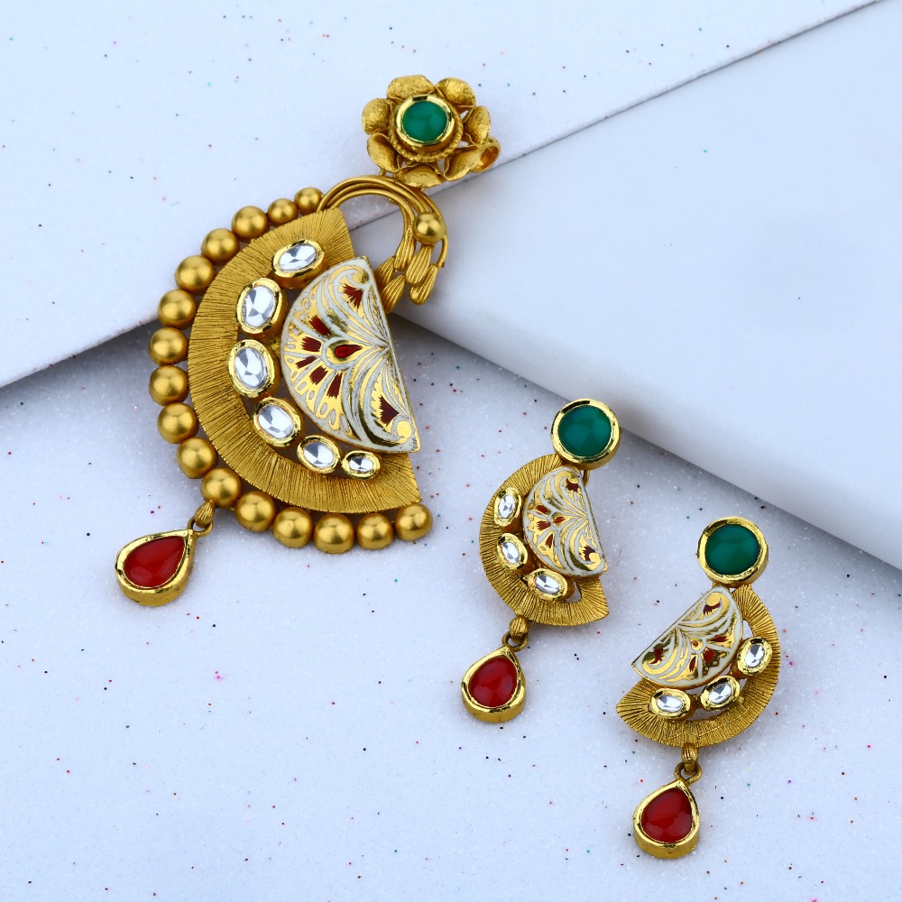 916 CZ Gold Hallmark Stylish Pendant Set