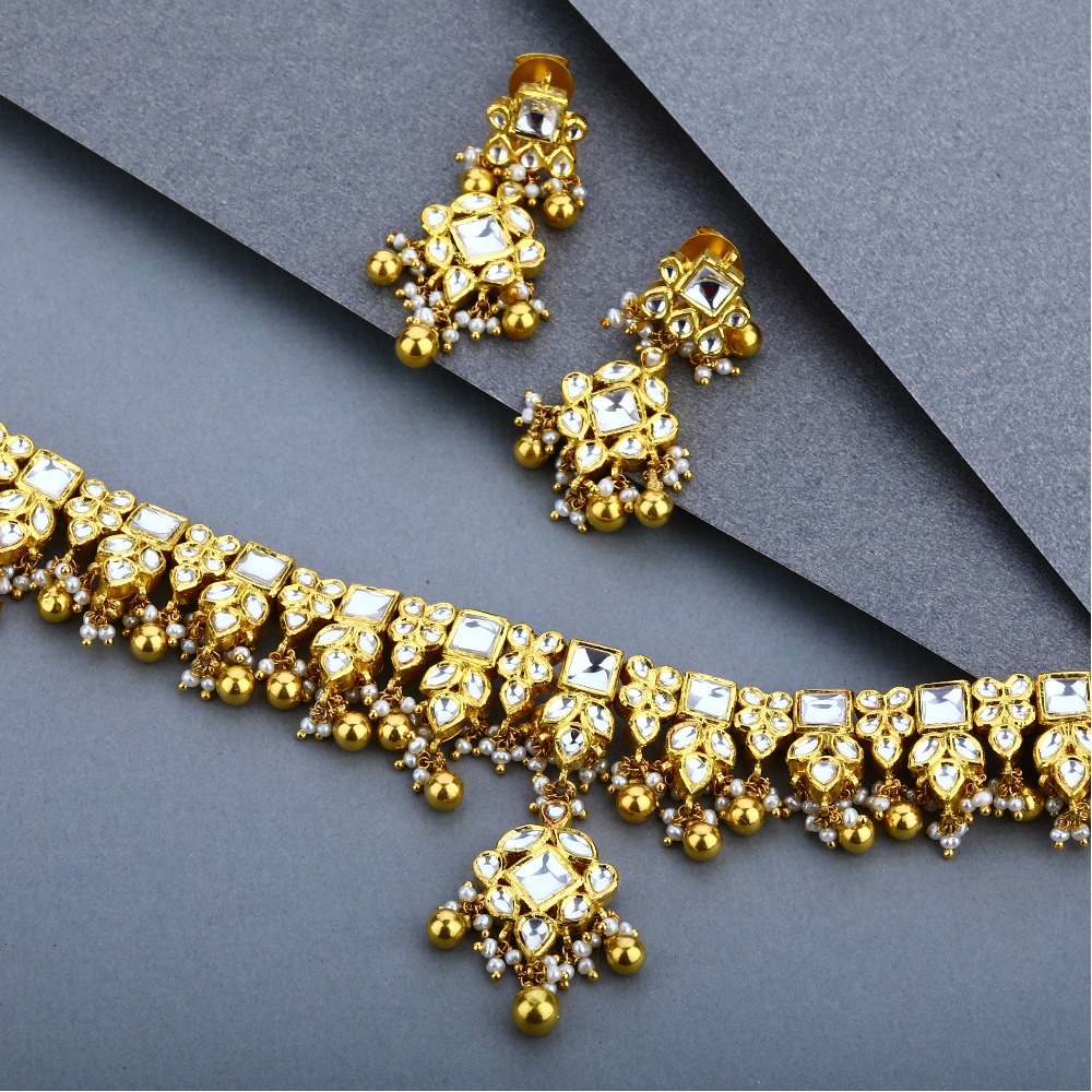 22KT Gold Kundan Necklace Set