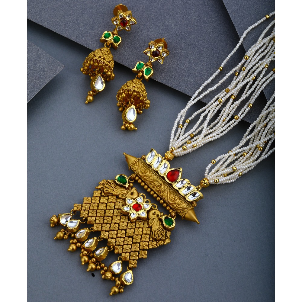 22KT Gold Antique Kundan Necklace Set For Wedding - Image 2