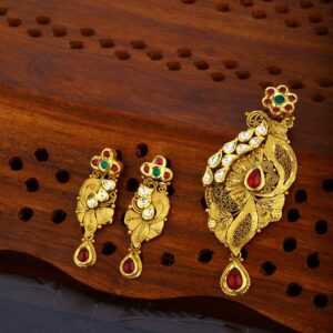 22KT Gold Hallmark Attractive Pendant Set